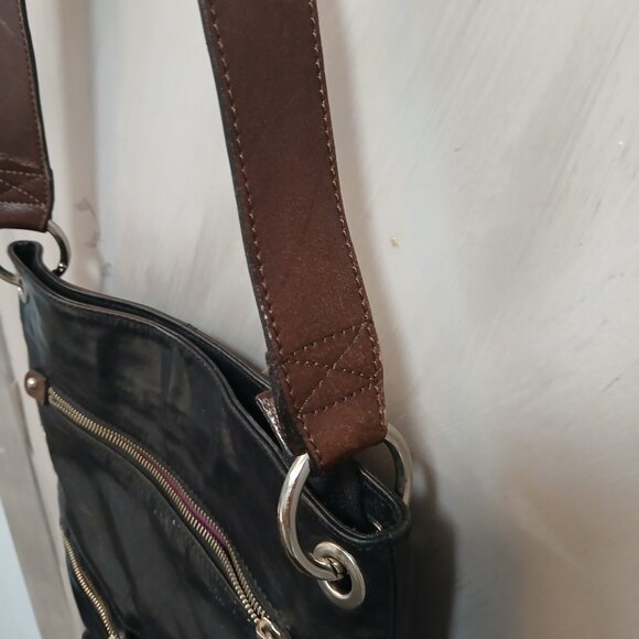 Tano Leather Chic Mailbag - Picture 8 of 9